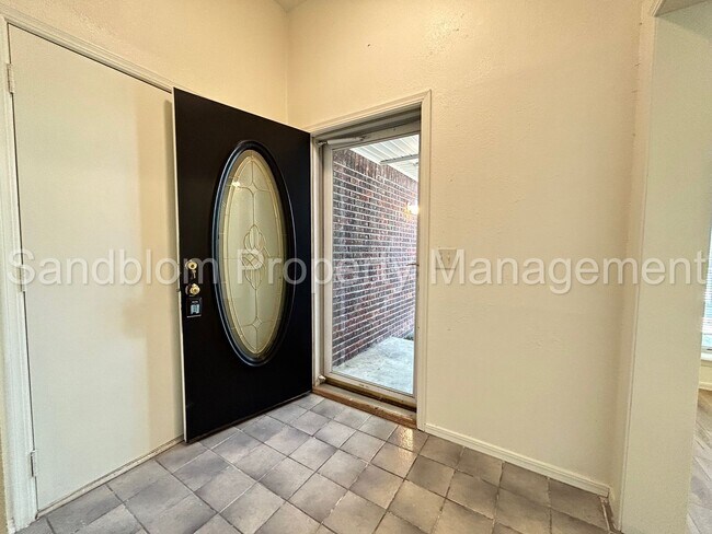 Foto del edificio - For Lease | South Tulsa - Union Schools | $1800 Rent