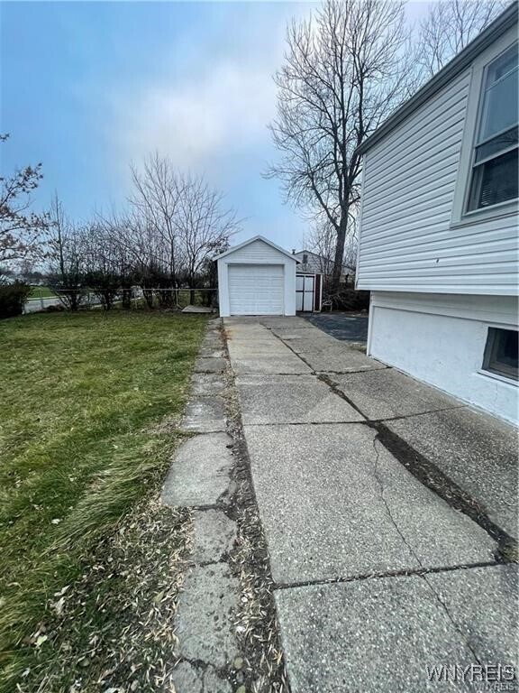 Foto del edificio - 300 Springville Ave