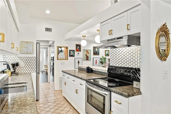 Foto del edificio - 792 108th Ave N
