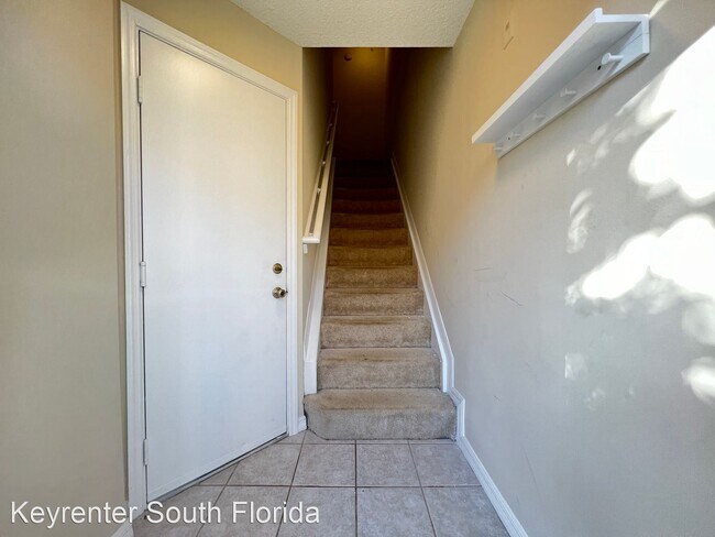 Building Photo - 1 br, 1 bath House - 2027 SE 10th Avenue #707