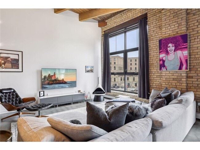 Foto del edificio - 404 N Washington Ave