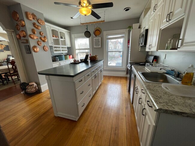 Cocina - 395 Hanover St