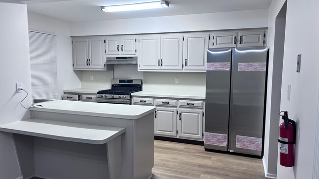 Kitchen - 146 Carson Ct