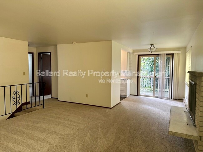 Building Photo - 2015 NW 62nd St