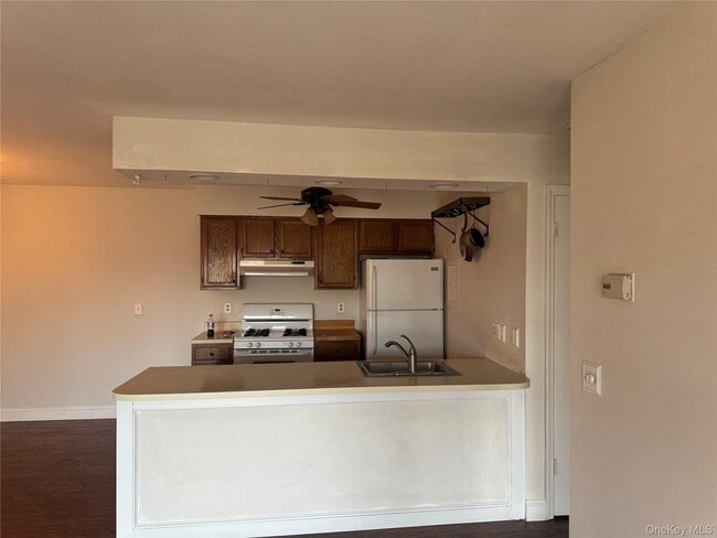 Building Photo - 11 The Rise