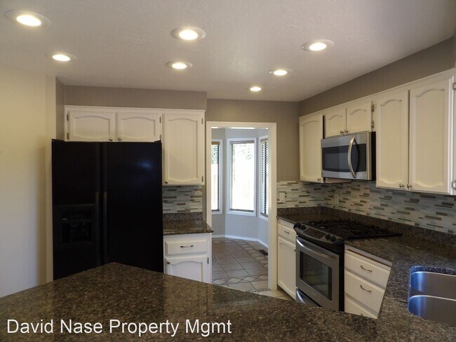 Building Photo - 21171 NW Wapinitia Ln