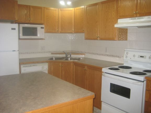 Building Photo - 2 Bed 0 Bath Unit in Red Deer, AB