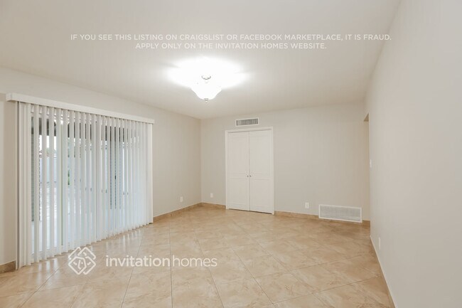 Foto del edificio - 486 W Gail Dr