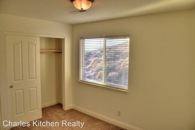 Foto del edificio - 4 br, 4.5 bath House - 1361 Thompson Street