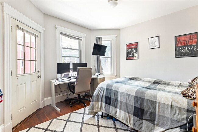Building Photo - 39 Edison Green