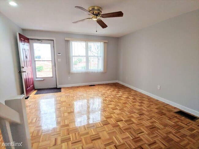 Building Photo - 2 br, 0.5 bath Condo - 948 Broadway 5 Unit 5