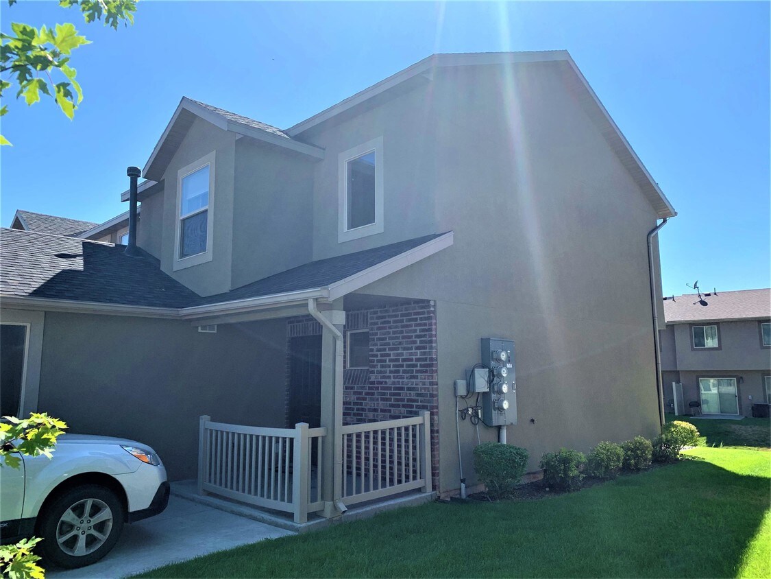 Foto principal - 2423 Wellington Dr