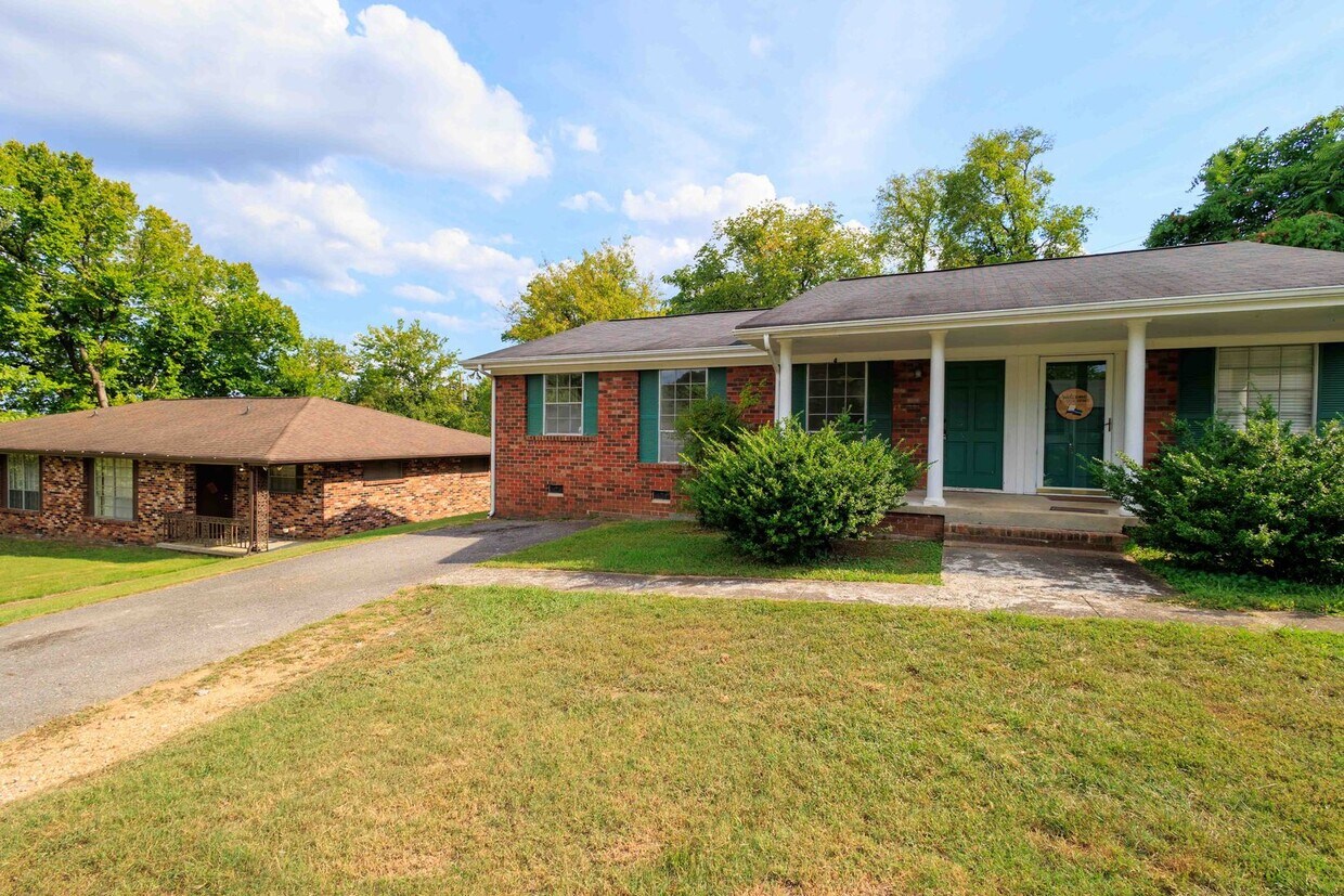 Primary Photo - 3414-3416 Betty Ln
