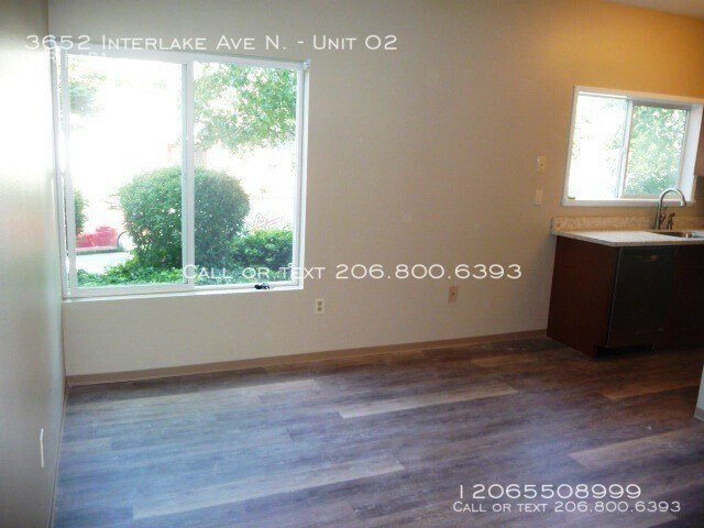 Foto del edificio - 3652 Interlake Ave N