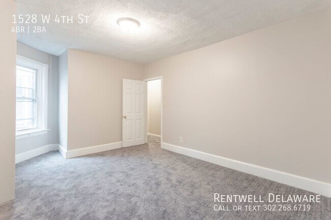 Foto del edificio - 4 BEDROOMS & 1.5 BATHS