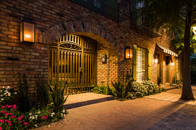 Carriage Square Entrance - Marquee Uptown & Carriage Square