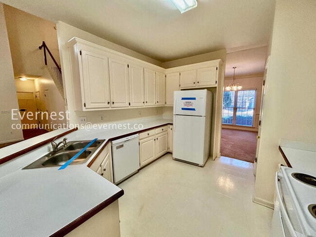 Building Photo - 1660 Cheshire Ct NW