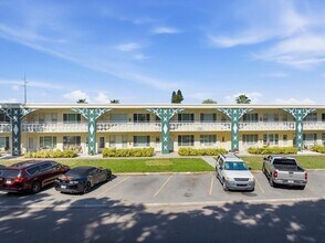 Building Photo - 2400 Franciscan Dr