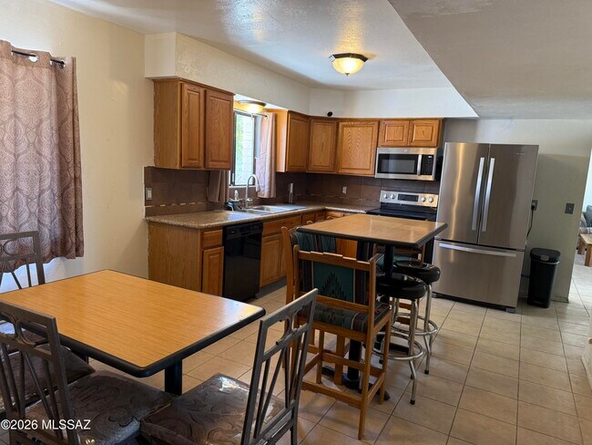Foto del edificio - 725 W 40th St
