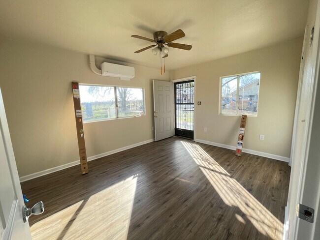 Building Photo - 3 bed / 2 ba house - S. Yuba City