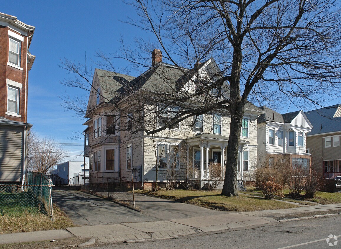 Building Photo - 648-650 Wethersfield Ave