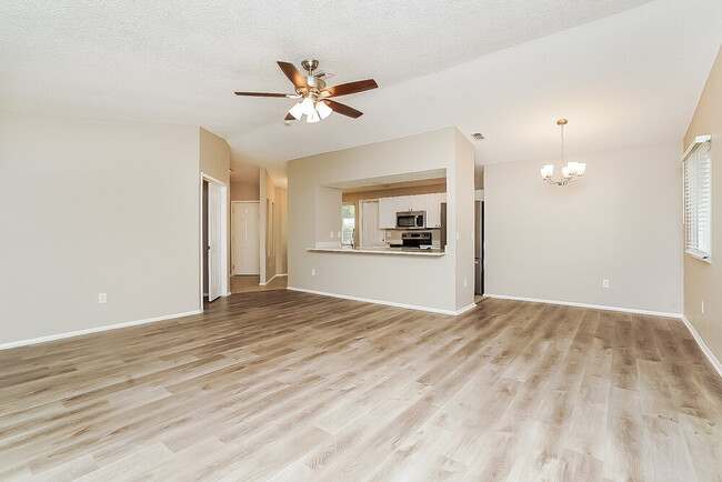 Building Photo - 633 Timber Bay Cir W