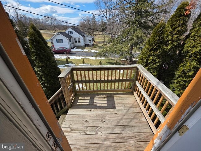 Building Photo - 2022 E Main St