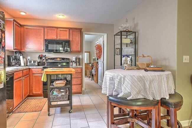 Foto del edificio - 1907 Eastwood Dr