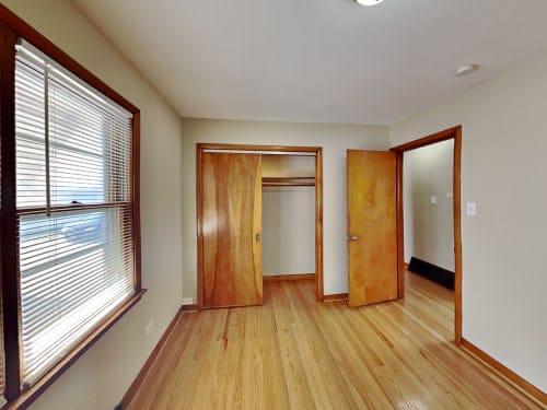 Building Photo - 8834 S Troy Ave