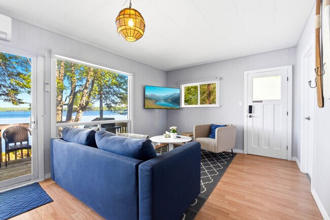 Photo du bâtiment - 17340 Hwy 35