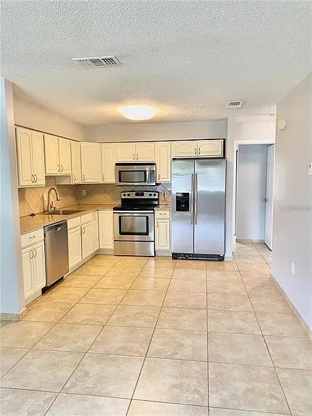 Building Photo - 2720 S Sunrise Ct