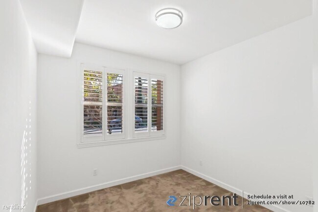 Building Photo - 3 br, 3 bath Townhome - 959 Indian Wells A...