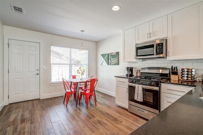 Building Photo - 3009 Matador Dr