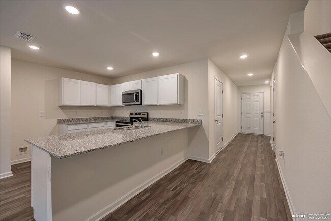 Building Photo - 45105 Red Brick Dr