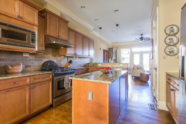 Foto del edificio - 948 Glenwood Ave SE