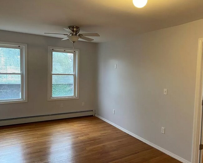 Living Room - 18 Crouch St