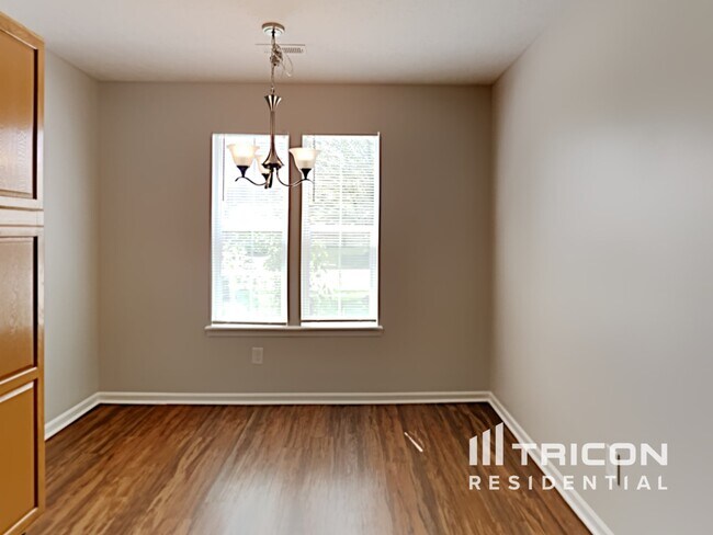 Foto del edificio - 10718 Huntwick Dr