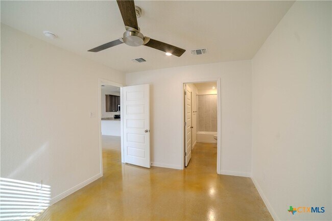 Foto del edificio - 907 Switchgrass Dr