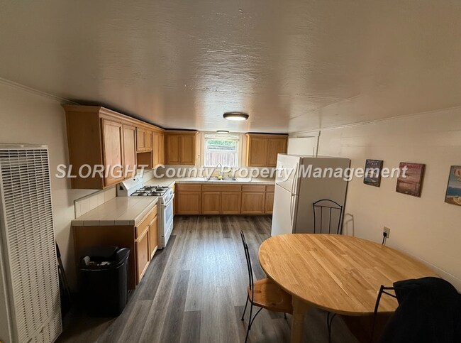 Foto del edificio - AVAILABLE JULY - Two Blocks From Poly - 2 Bed / 1 Bath + Den