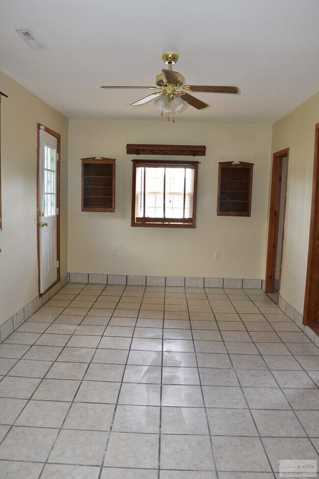 Foto del edificio - 5830 Lost Creek Dr