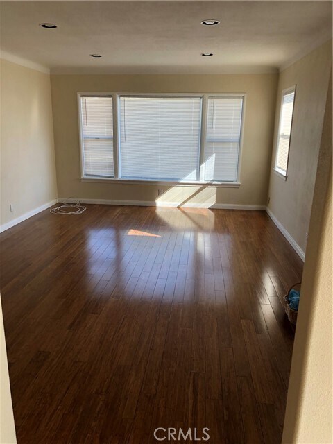 Foto del edificio - 15023 Van Buren Ave