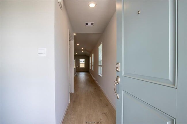 Foto del edificio - 883 Kickapoo Ln
