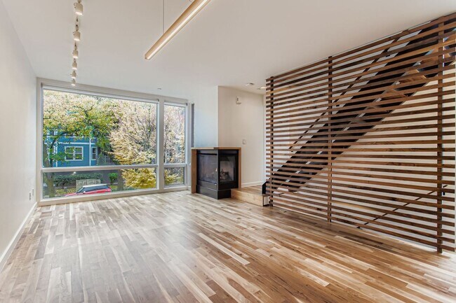 Foto del edificio - or Rent – Award-Winning Lair Hill Architec...