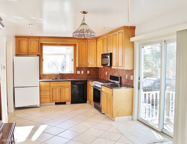Building Photo - 3 br, 3 bath House - 269 N Niantic Dr