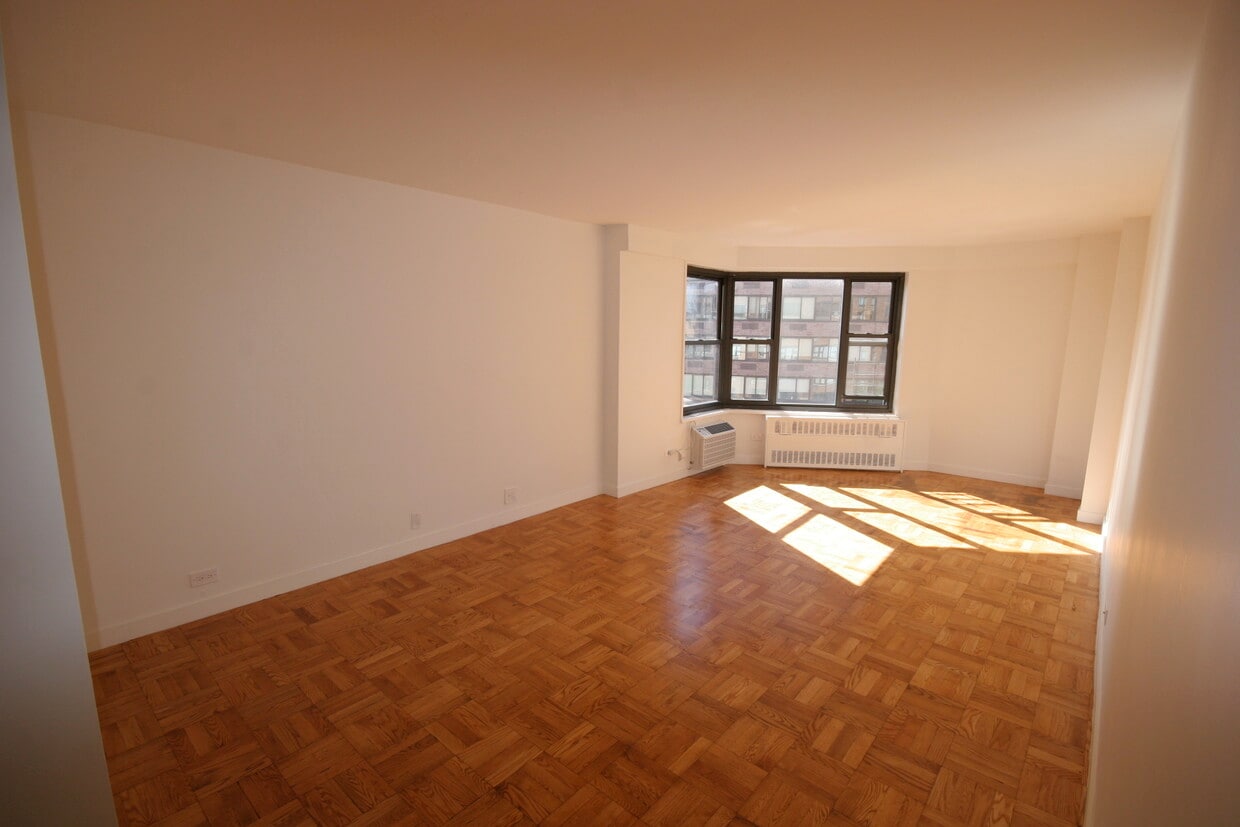 Building Photo - 145 Fourth Avenue