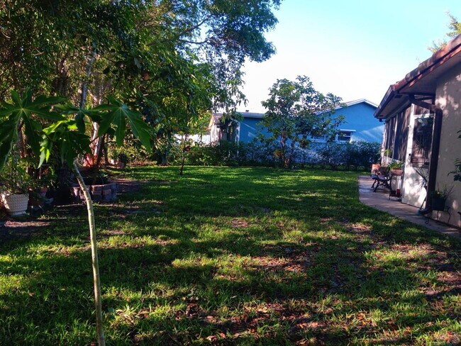 Foto del edificio - 8204 NW 100th Terrace