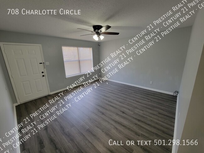Building Photo - 708 Charlotte Circle