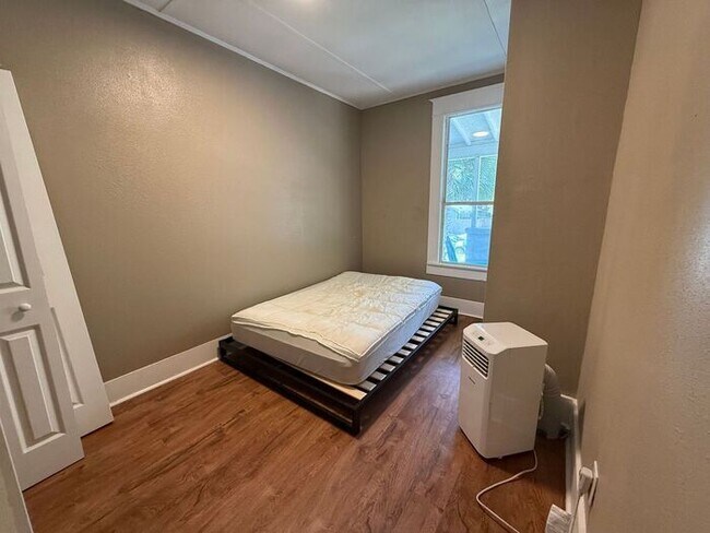 Foto del edificio - Downtown Pensacola - 2 bedroom, 1 bathroom