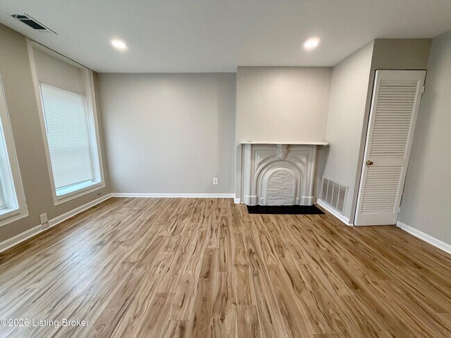 Foto del edificio - 2221 W Madison St