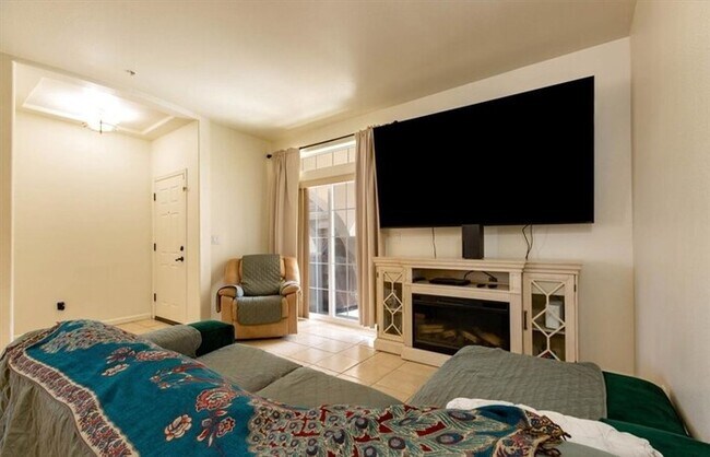 Foto del edificio - 3bedr 2bath Condo In a quiet location